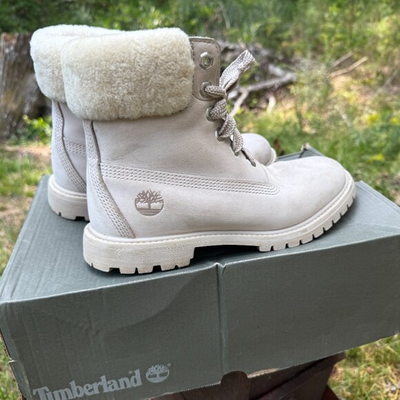 Timberland Ladies Size 8 6" WP Shearling Boot Light Taupe In BOX - Picture 1 of 10